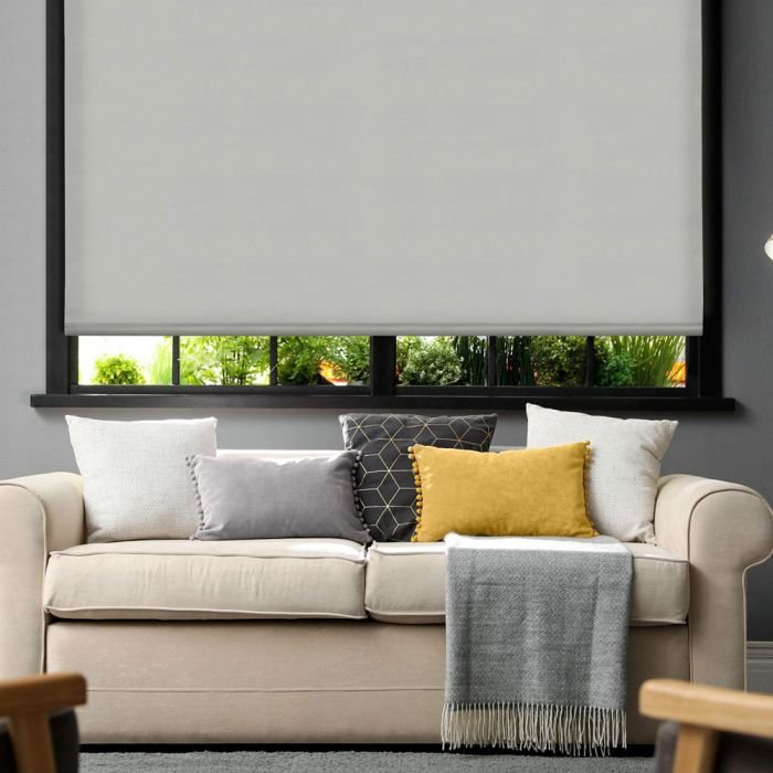Pros de las Cortinas Roller Black out Gris